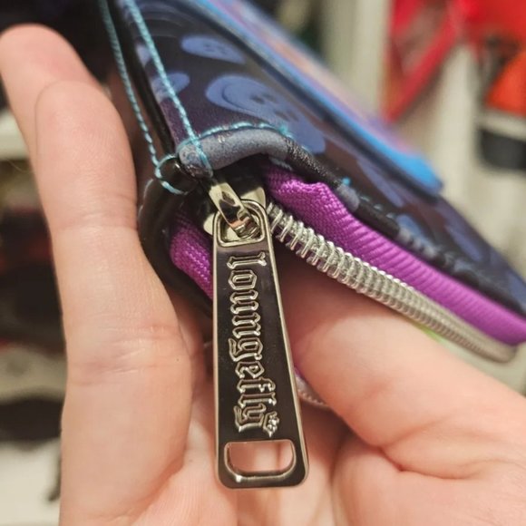 Coraline Loungefly Wallet NWOT (Glow In The Dark) - Picture 4 of 4